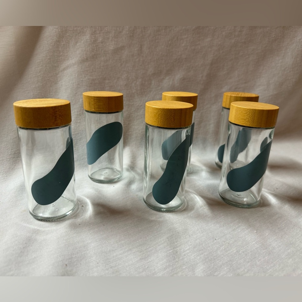 Set of 6 Glass Spice Jars Bamboo Lids